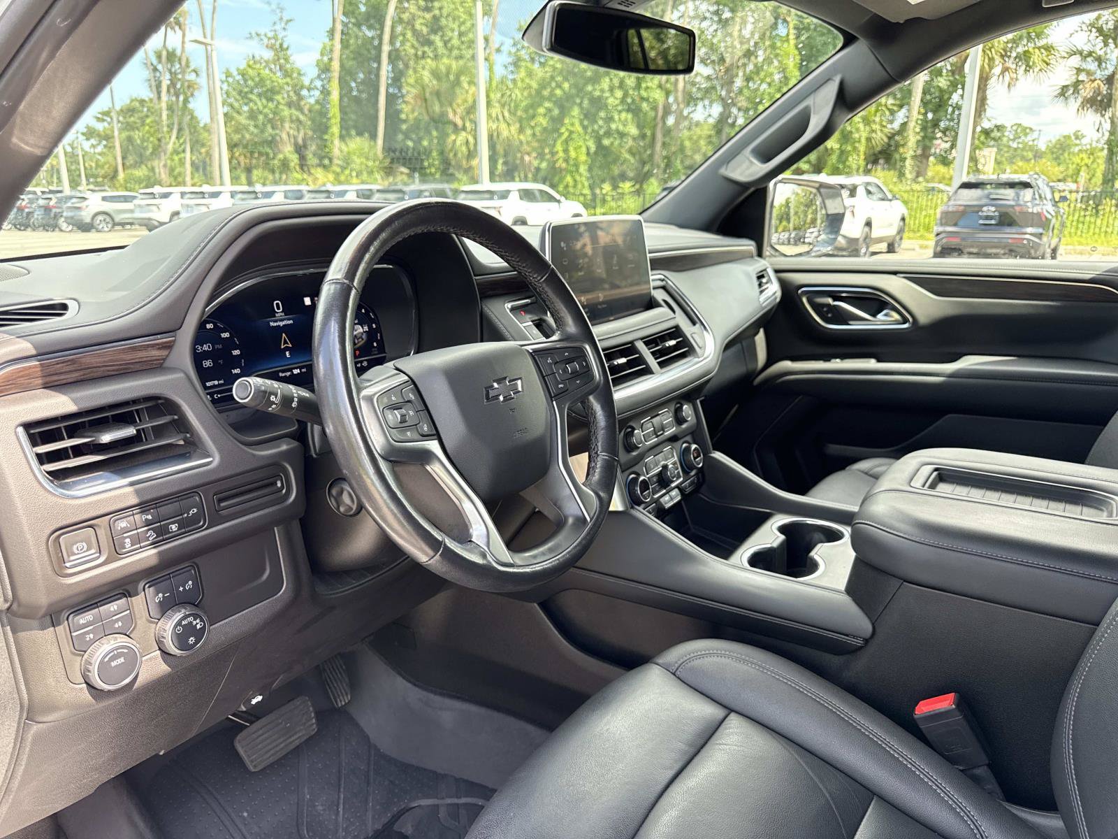 Used 2022 Chevrolet Tahoe Z71 w/ Luxury Package AWD/4WD image 22