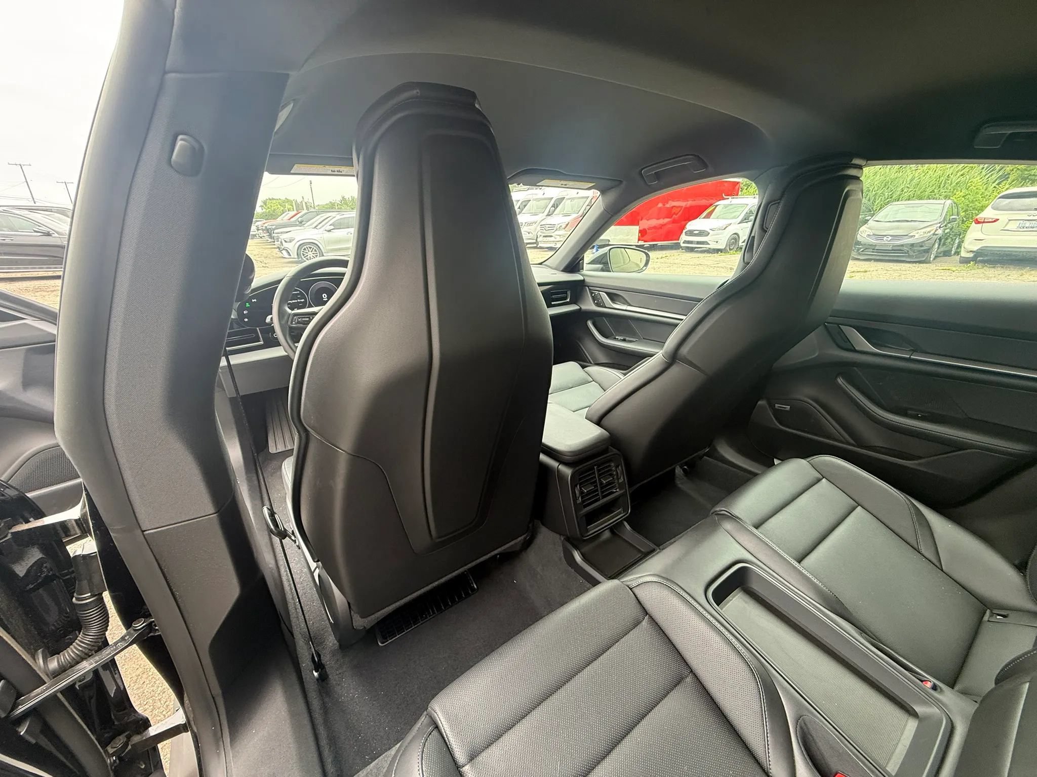Used 2025 Porsche Taycan RWD image 33