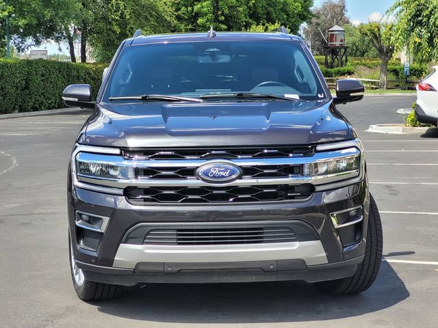 Used 2024 Ford Expedition Limited AWD/4WD image 3