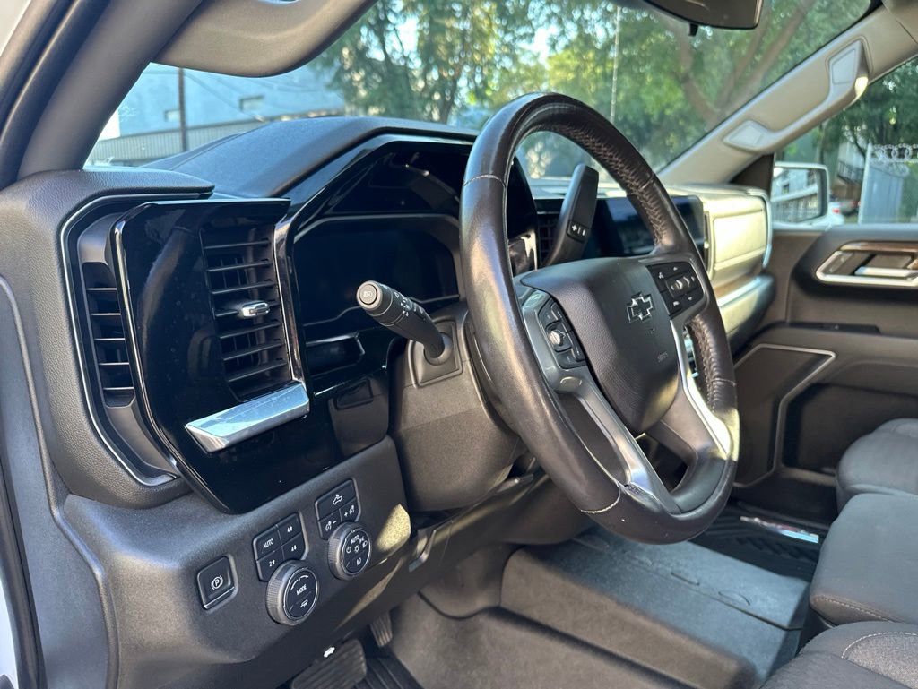 Used 2022 Chevrolet Silverado 1500 RST AWD/4WD image 9