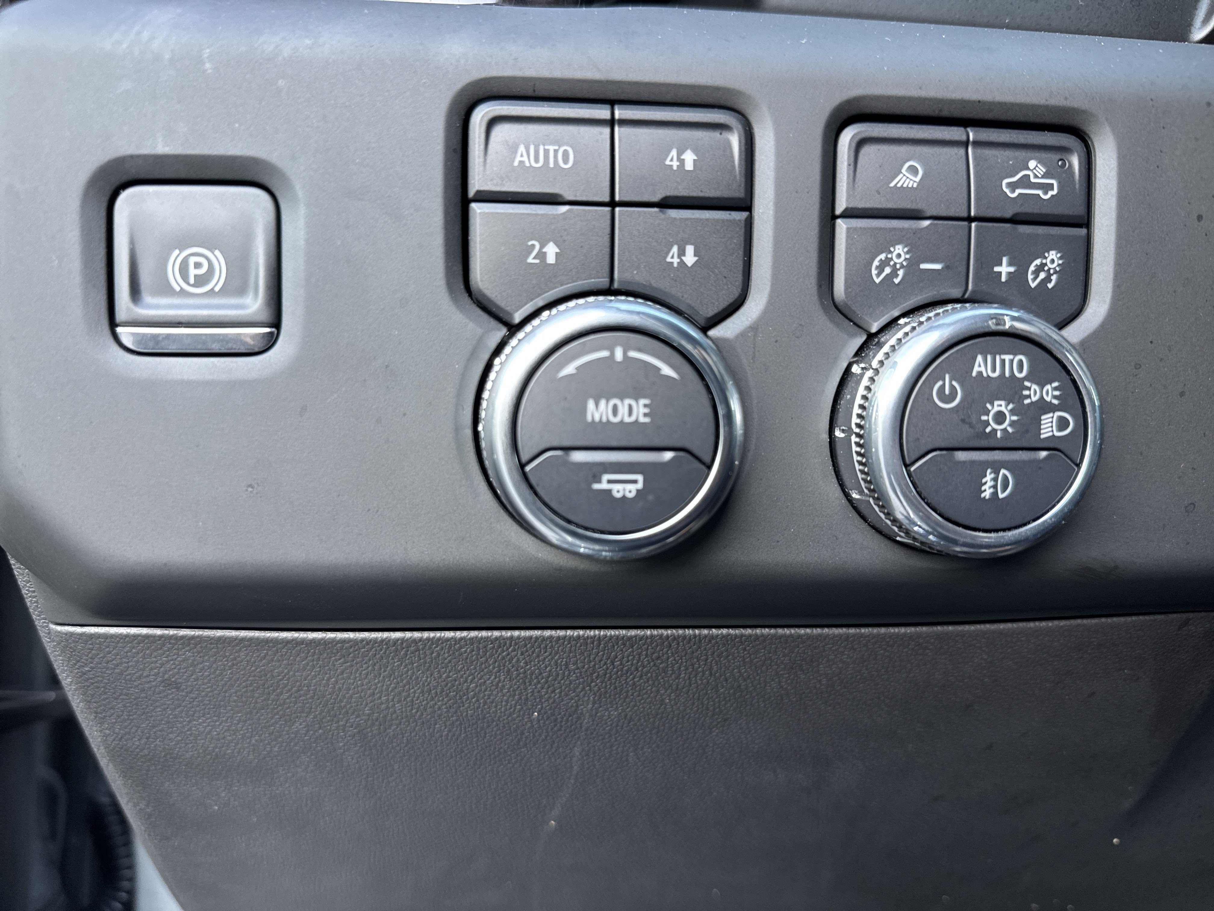Used 2025 GMC Sierra 1500 AT4 w/ AT4 Preferred Package AWD/4WD image 18