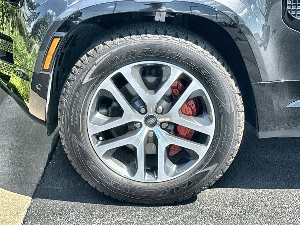 Used 2024 Land Rover Defender 130 X image 10