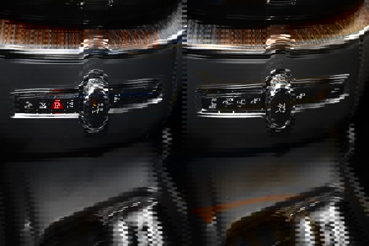 Used 2021 Volvo XC60 T5 Inscription w/ Protection Package Premier image 31