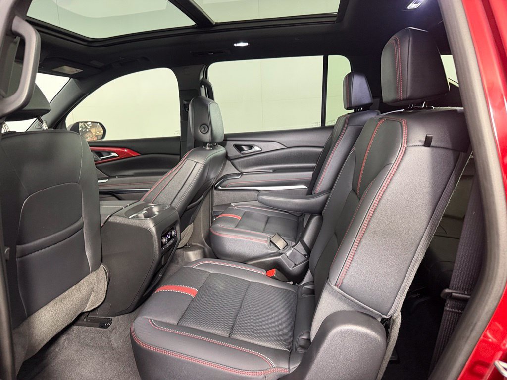 Used 2024 Chevrolet Traverse RS AWD/4WD image 25