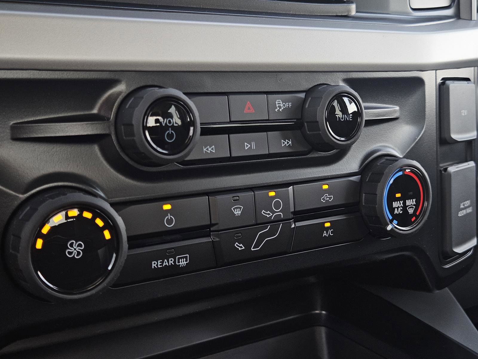 New 2026 Ford F350 XLT w/ FX4 Off-Road Package image 34