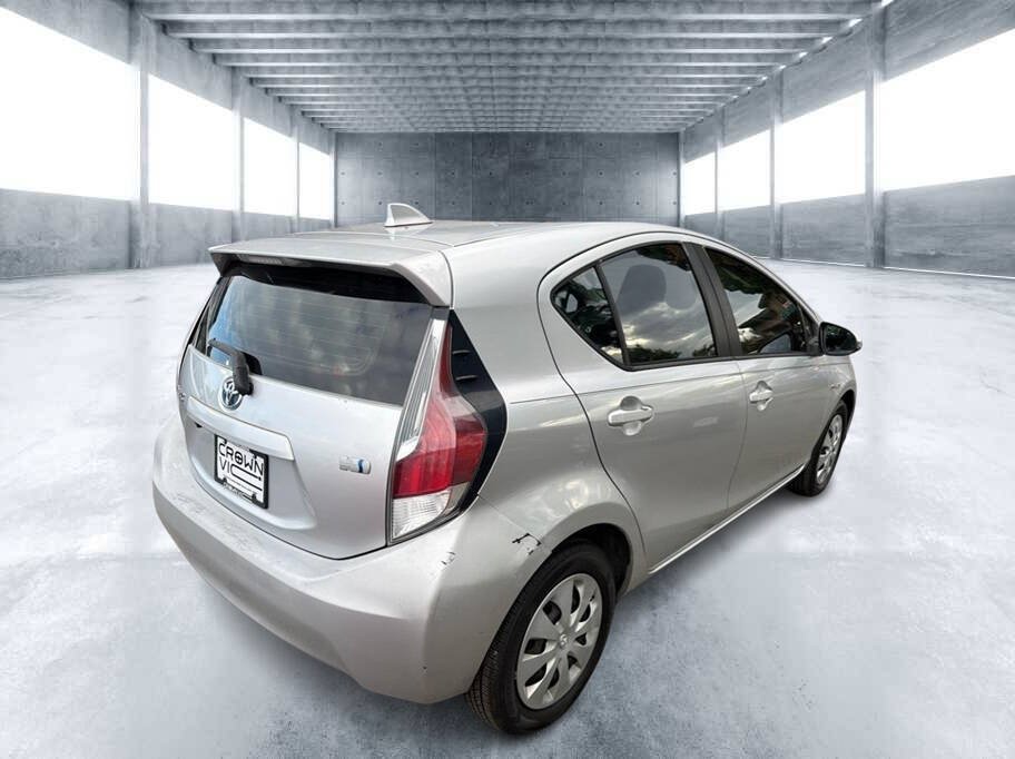 Used 2016 Toyota Prius C One FWD image 3