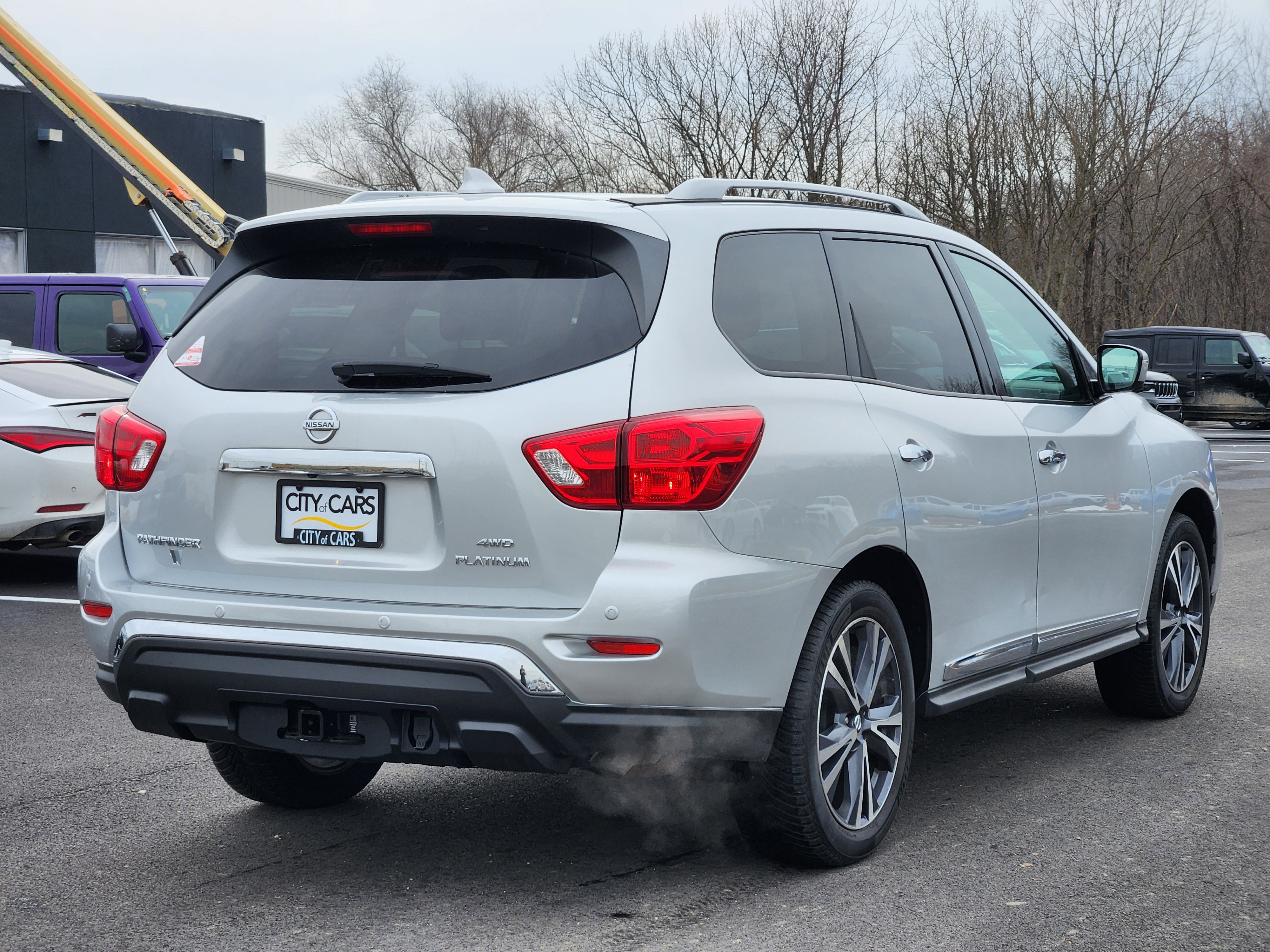 Used 2020 Nissan Pathfinder Platinum image 16