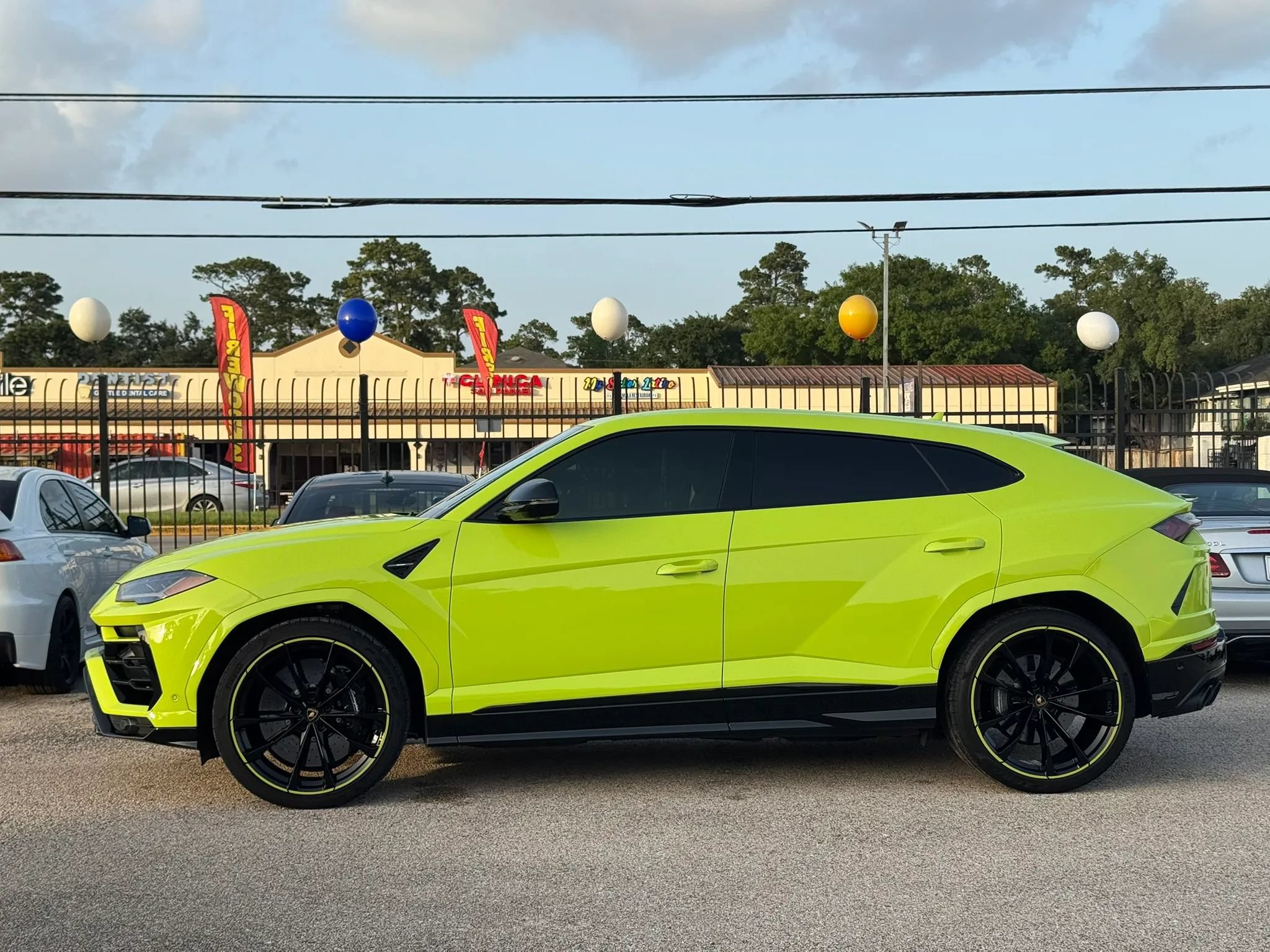 Used 2022 Lamborghini Urus AWD/4WD image 10