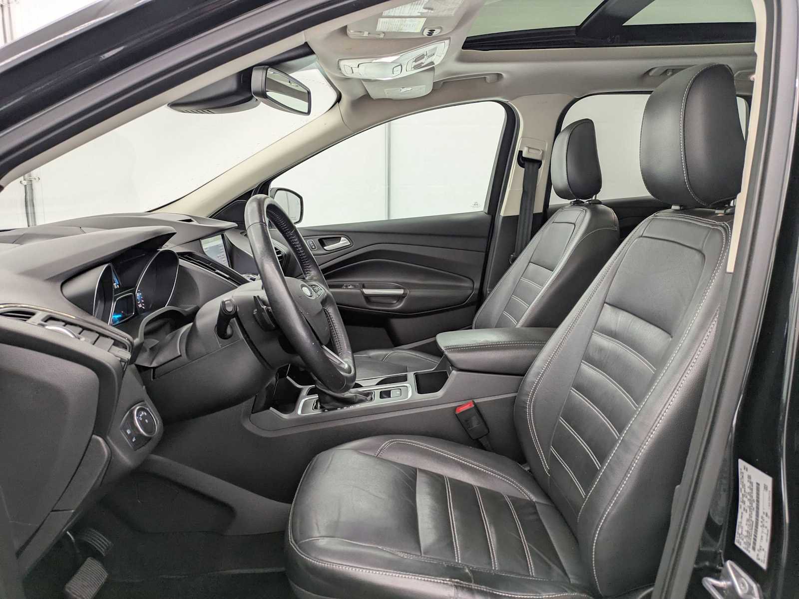 Used 2018 Ford Escape Titanium w/ Ford Safe & Smart Package image 17