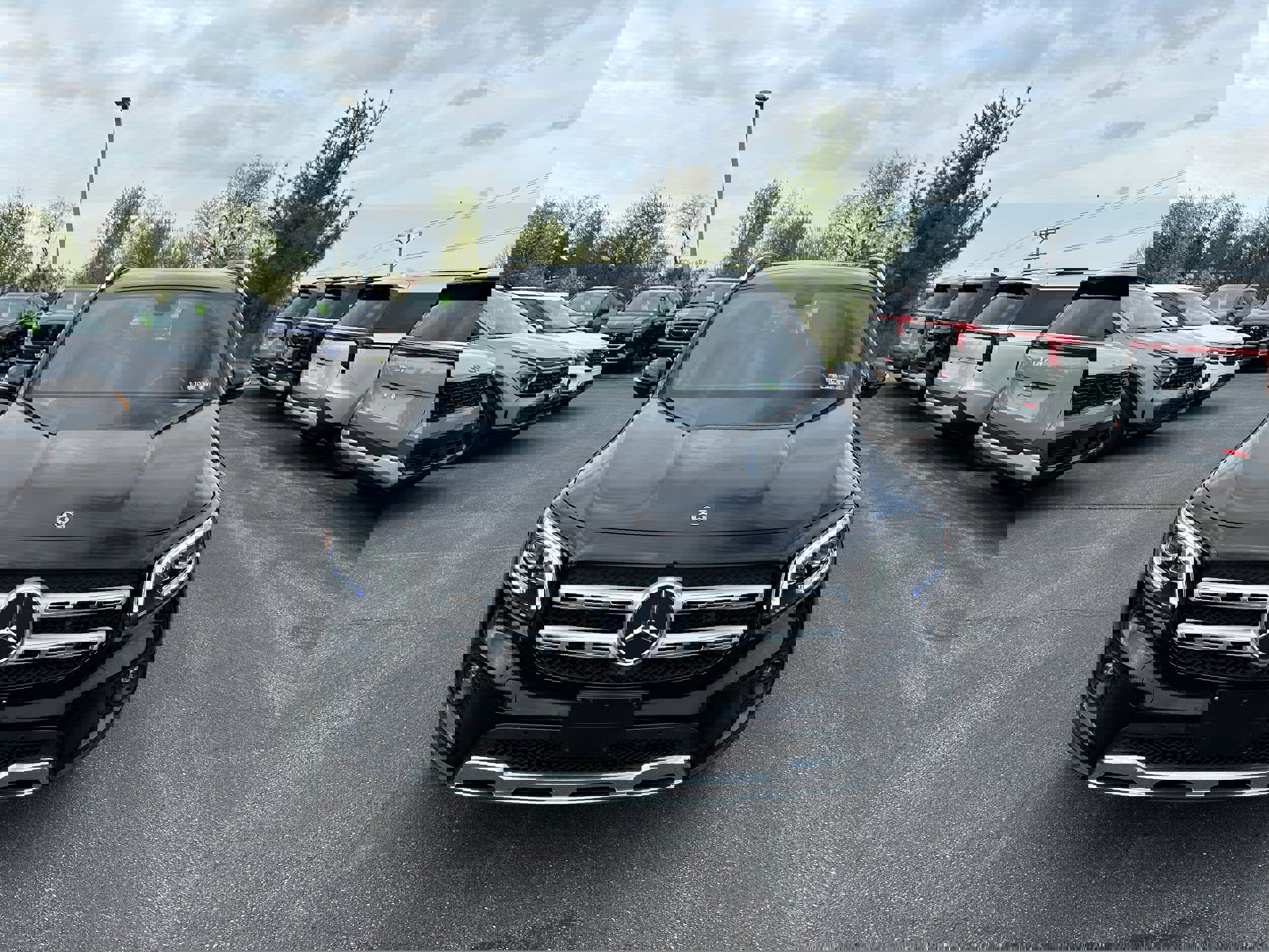 Used 2021 Mercedes-Benz GLB 250 4MATIC image 2