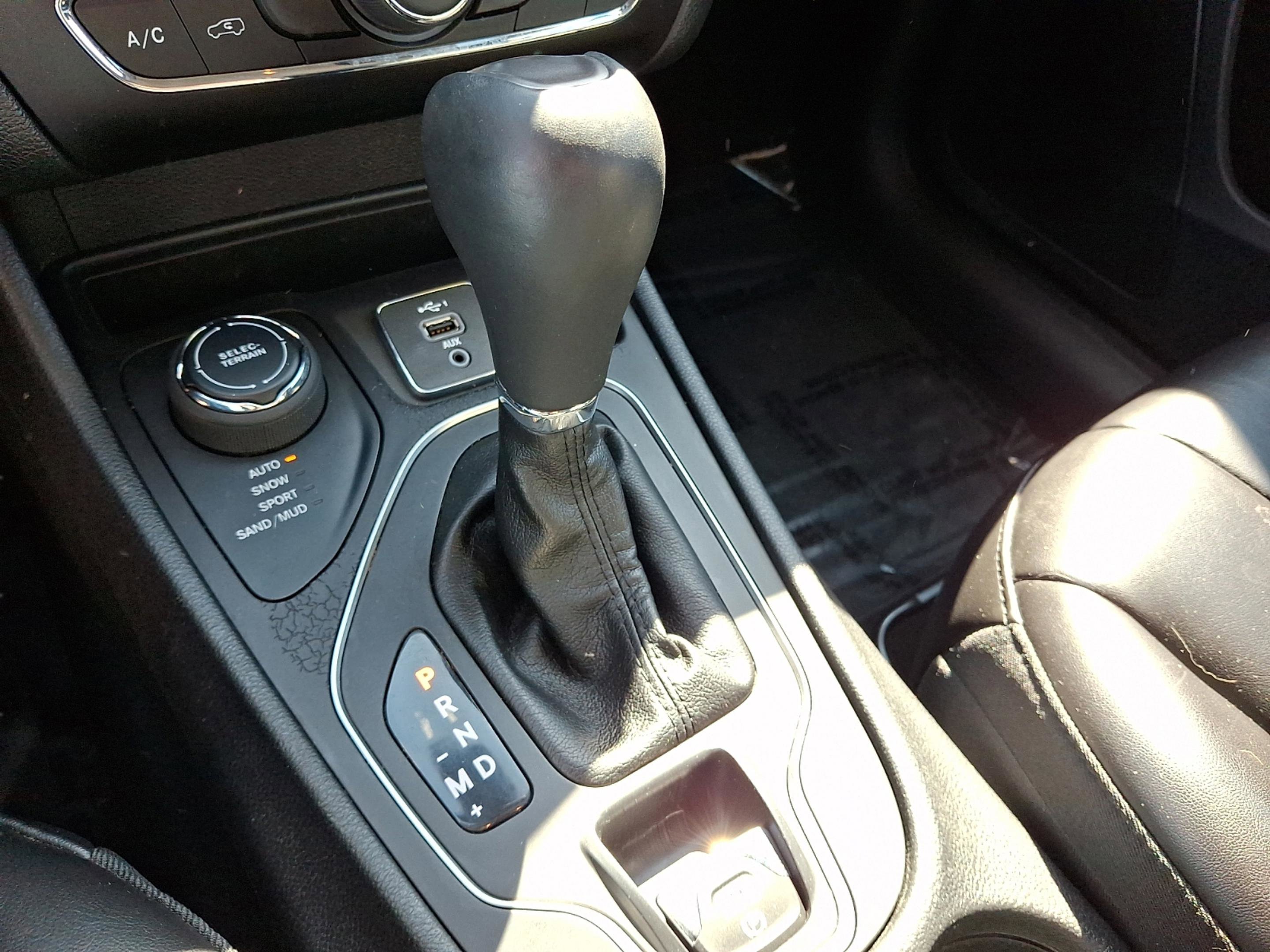 Certified 2019 Jeep Cherokee Latitude Plus image 15