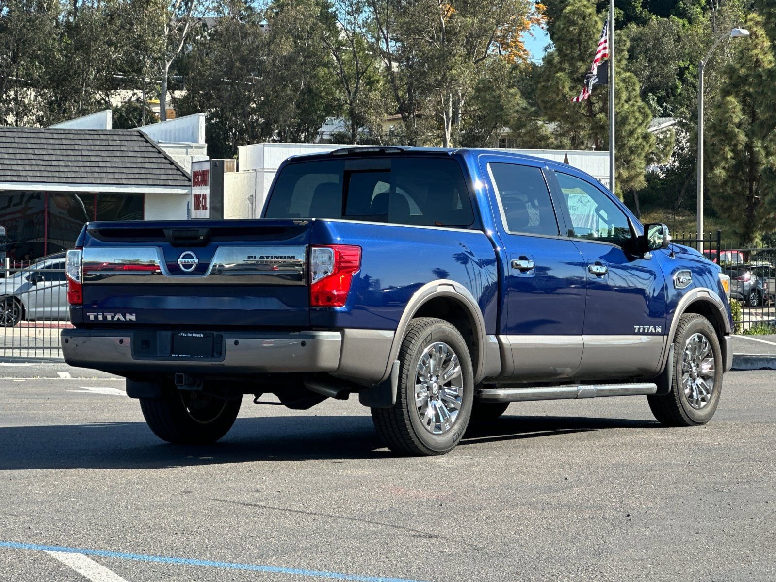 Used 2017 Nissan Titan Platinum Reserve image 5