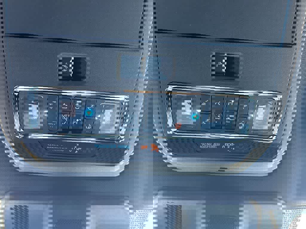 New 2025 Ford F150 Lariat w/ Equipment Group 502A High image 33