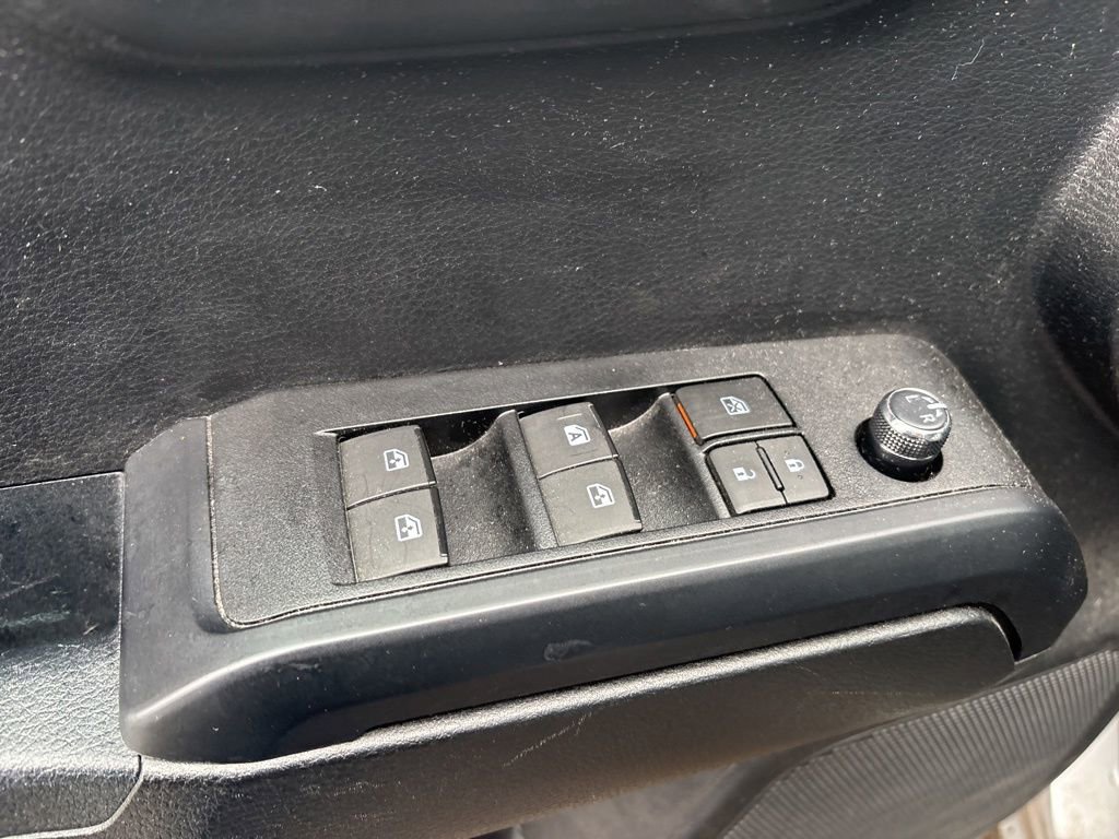 Used 2017 Toyota Tacoma SR image 15