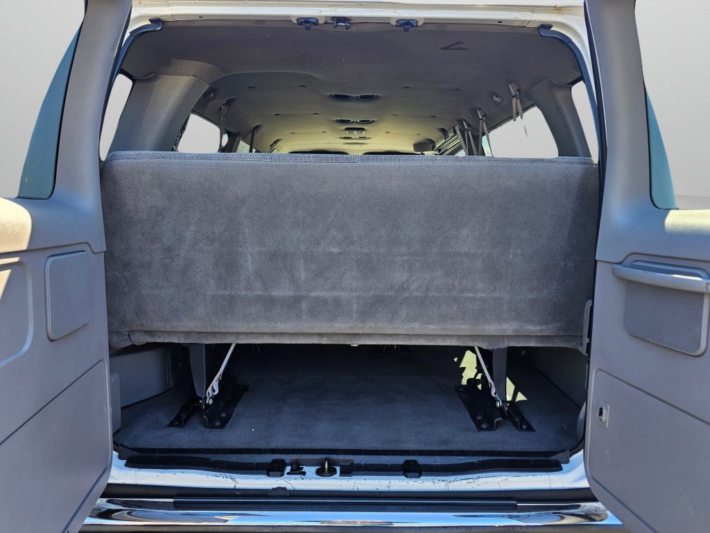 Used 2001 Ford E-350 and Econoline 350 Club Wagon image 15