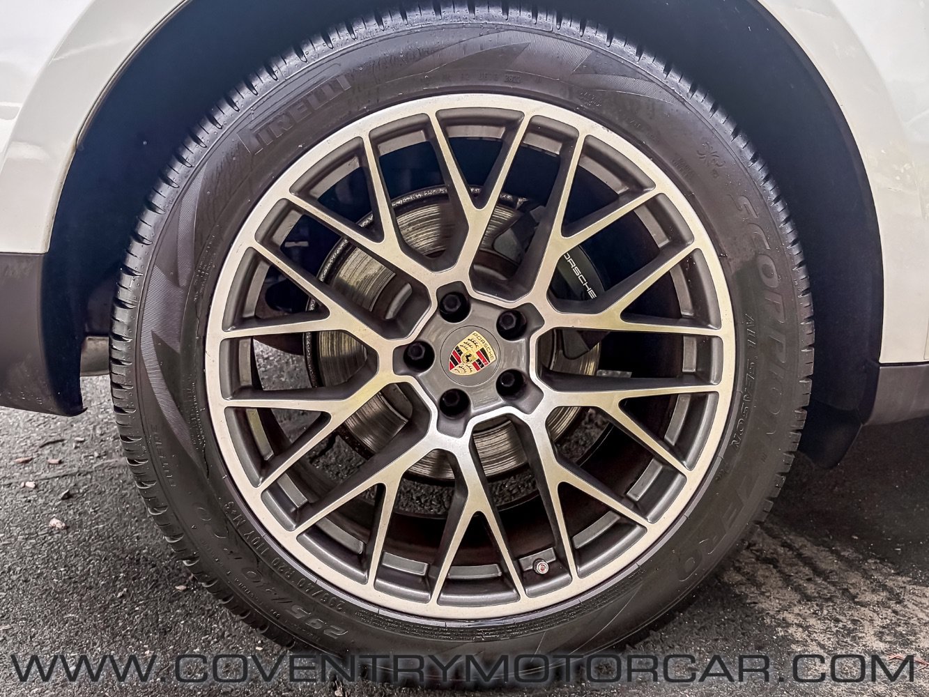 Used 2018 Porsche Macan Sport Edition AWD/4WD image 9