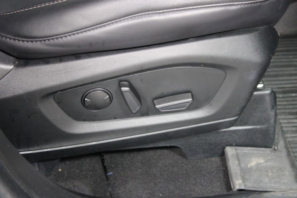 Used 2023 Ford Explorer XLT w/ Equipment Group 202A image 26