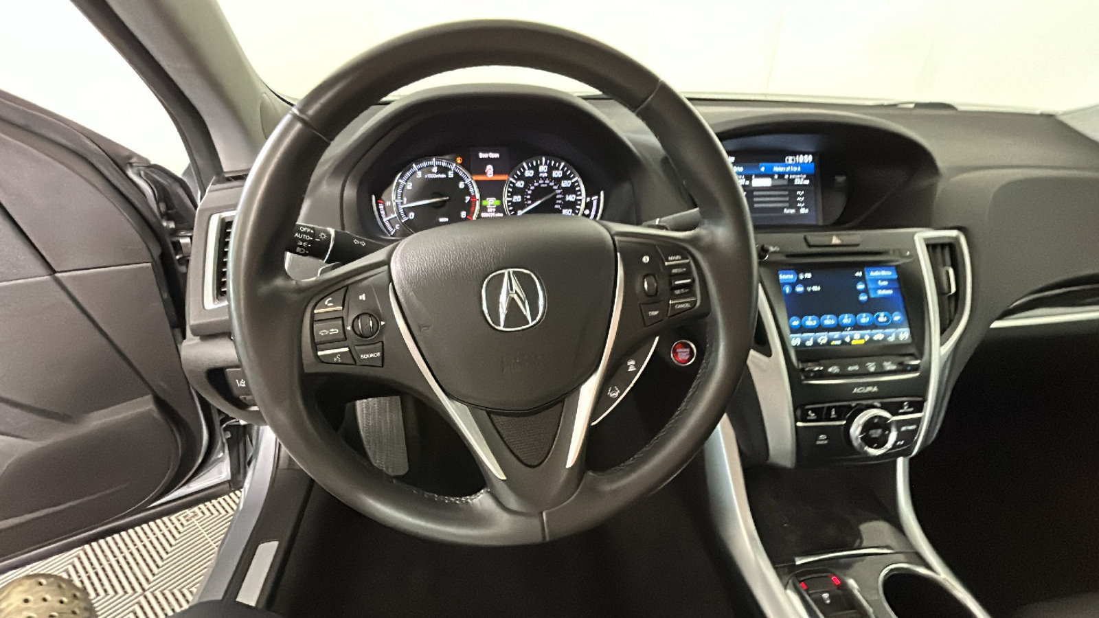Used 2018 Acura TLX V6 SH-AWD image 16