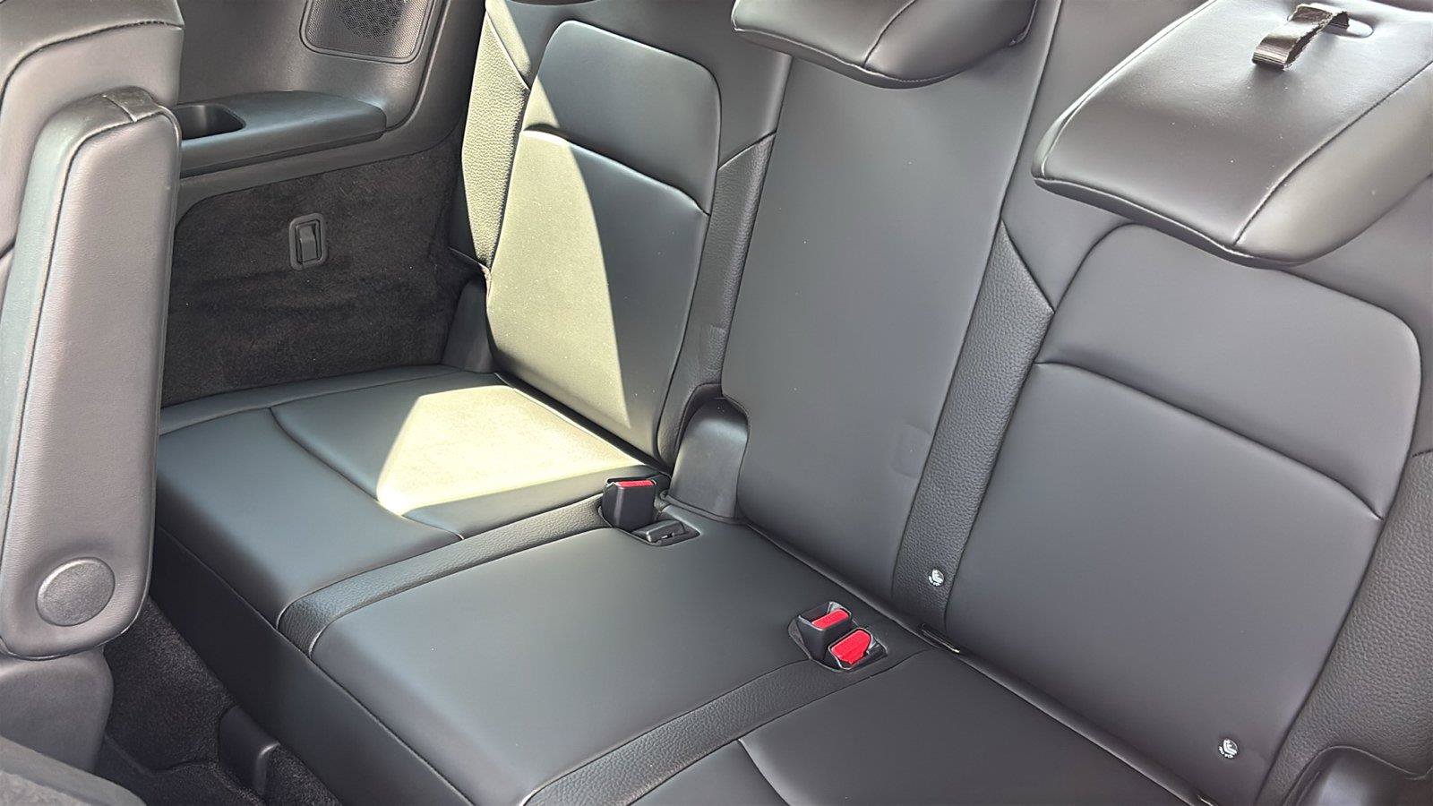 Used 2025 Nissan Pathfinder SL w/ SL Premium Package FWD image 19