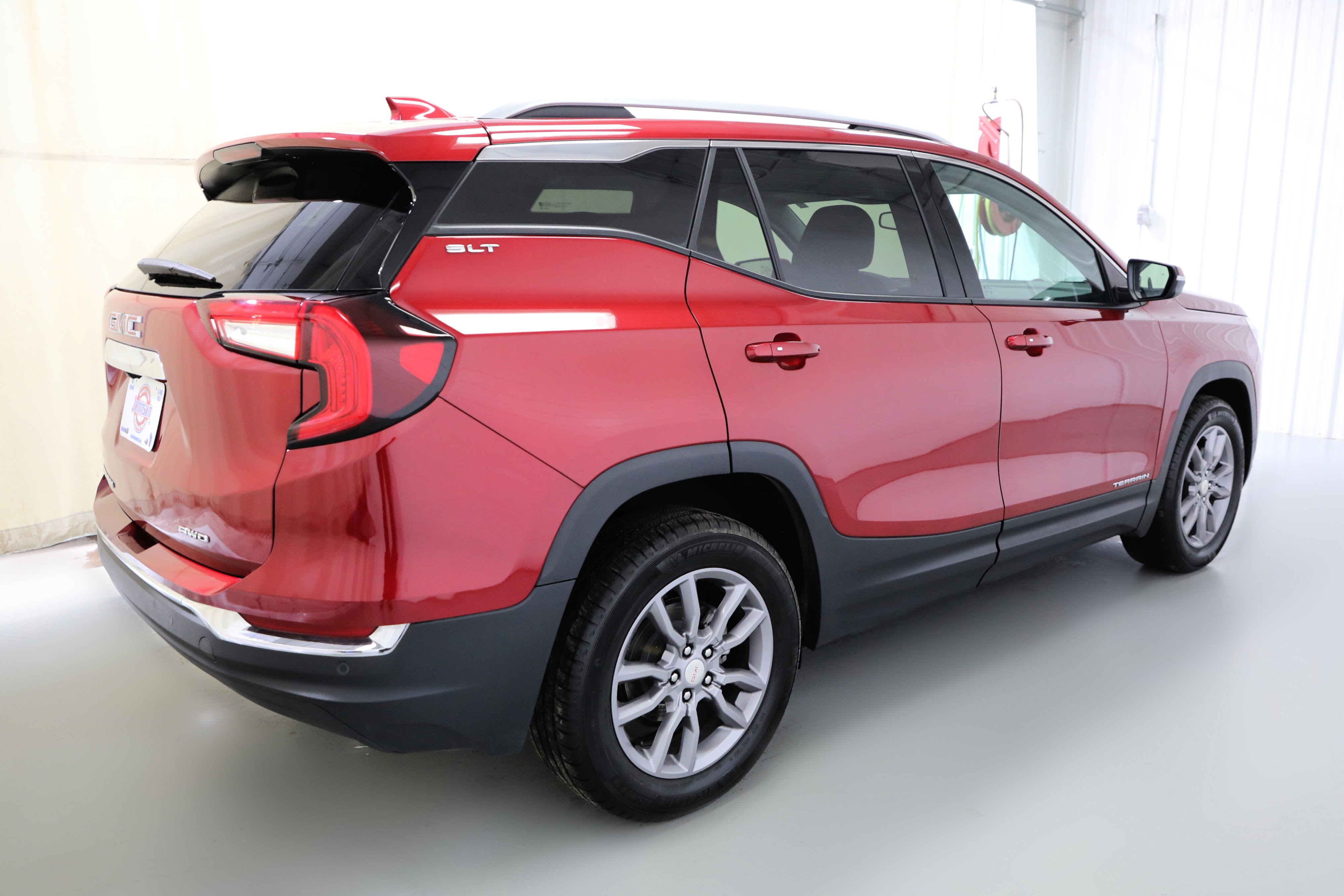 Certified 2024 GMC Terrain SLT w/ Infotainment Package II image 21