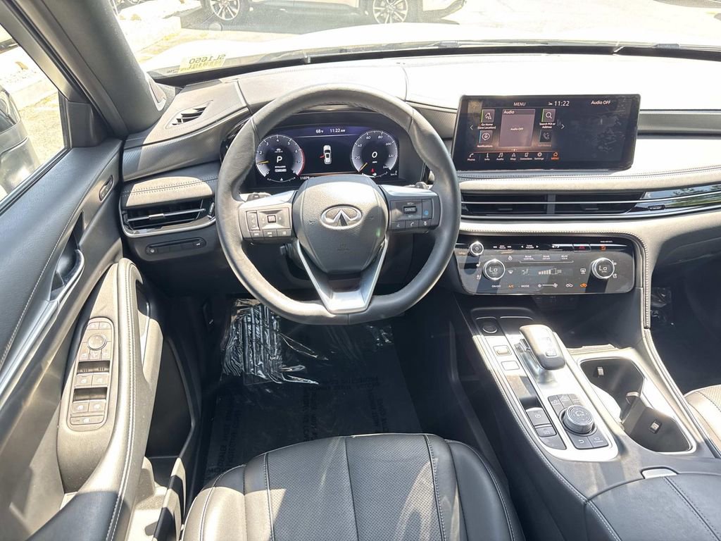 Certified 2025 INFINITI QX60 Luxe w/ Black Edition FWD image 9