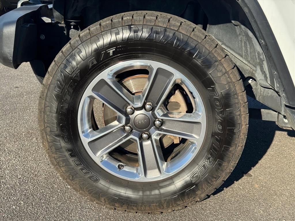 Used 2021 Jeep Wrangler Unlimited Sahara image 9