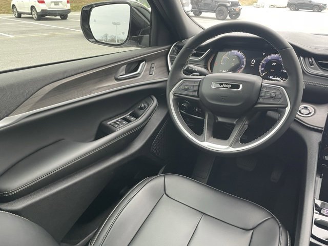 New 2025 Jeep Grand Cherokee L Limited image 35