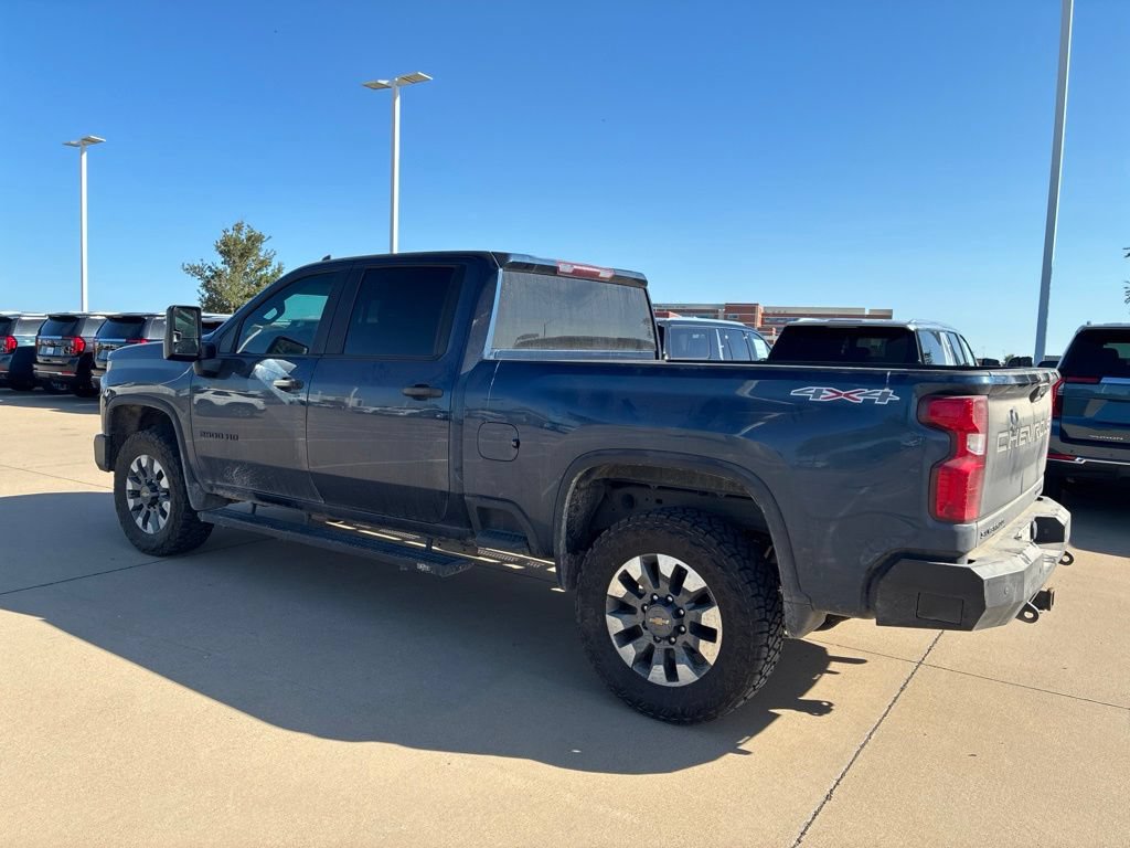 Used 2022 Chevrolet Silverado 2500 Custom w/ Custom Value Package AWD/4WD image 3