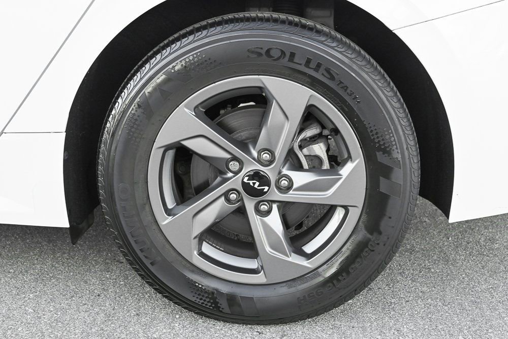 Used 2022 Kia K5 LX image 8