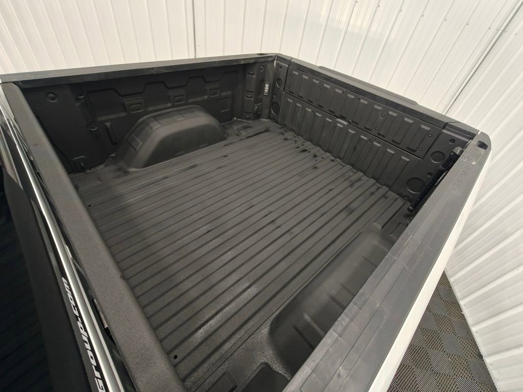 Used 2022 Chevrolet Silverado 1500 ZR2 w/ Technology Package image 32