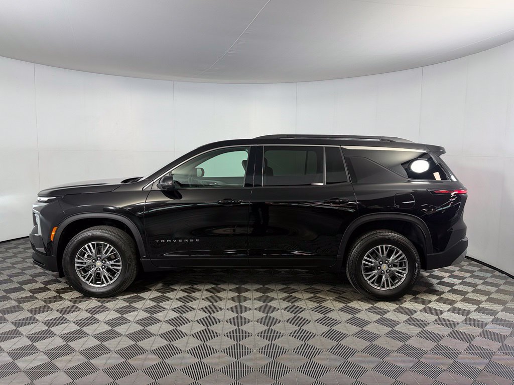 Used 2026 Chevrolet Traverse LT w/ Driver Confidence Package FWD image 9