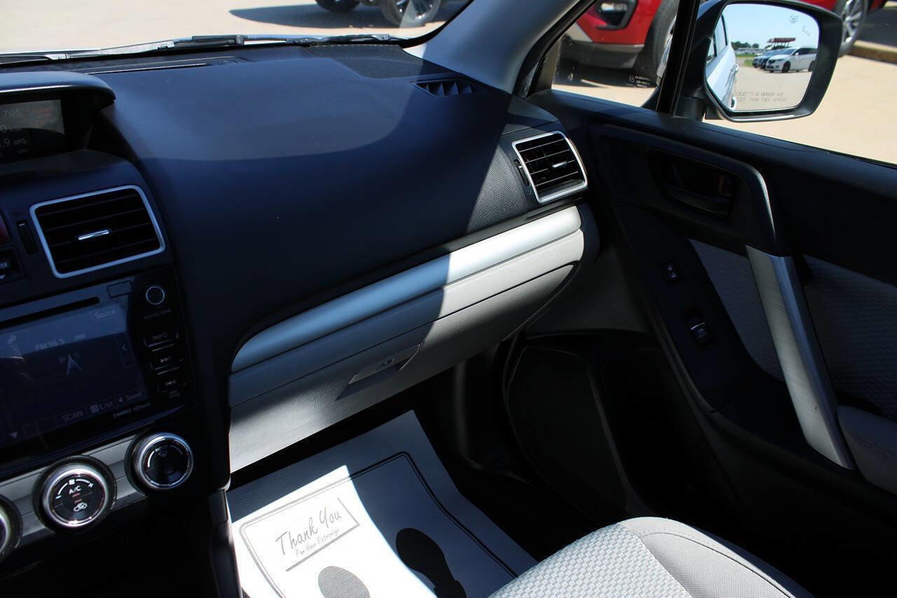 Used 2017 Subaru Forester 2.5i Premium image 18