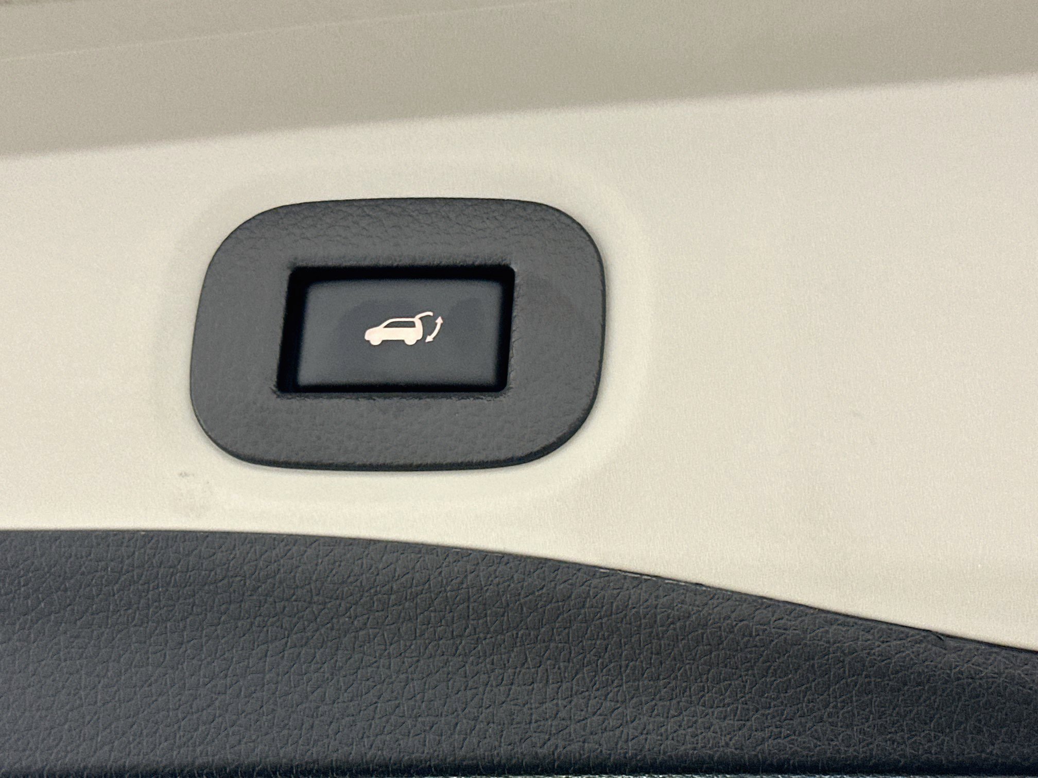 Used 2018 Nissan Rogue SV AWD/4WD image 30