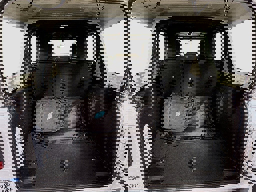 Used 2023 Jeep Wrangler Unlimited Sahara w/ Cold Weather Group image 18