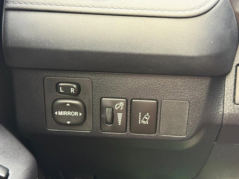 Used 2018 Toyota RAV4 LE w/ All Weather Liner Package image 28