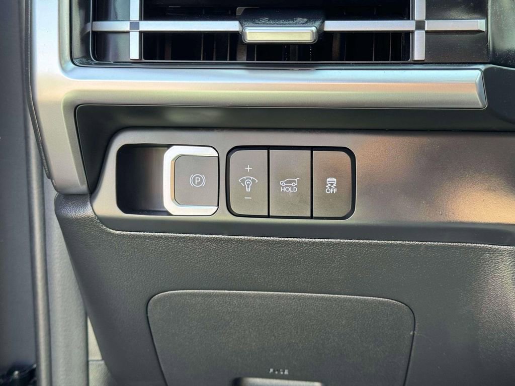 Used 2025 Hyundai Santa Fe SEL image 17