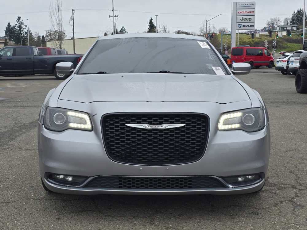 Used 2017 Chrysler 300 S image 5