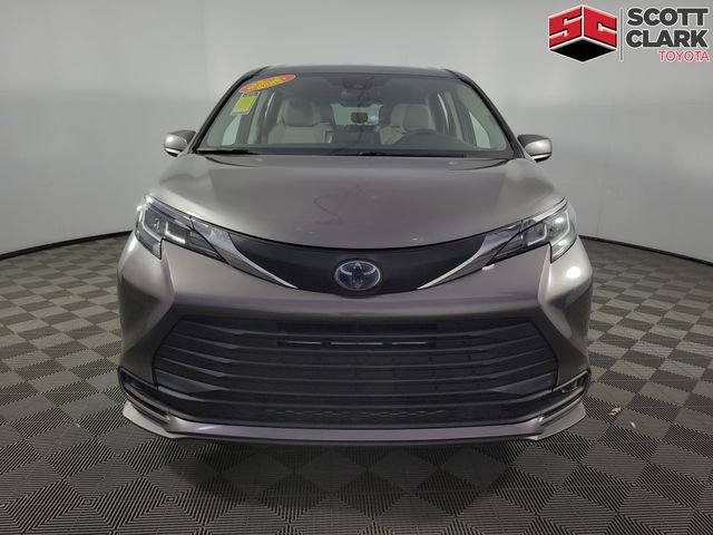 Used 2021 Toyota Sienna LE FWD video 2