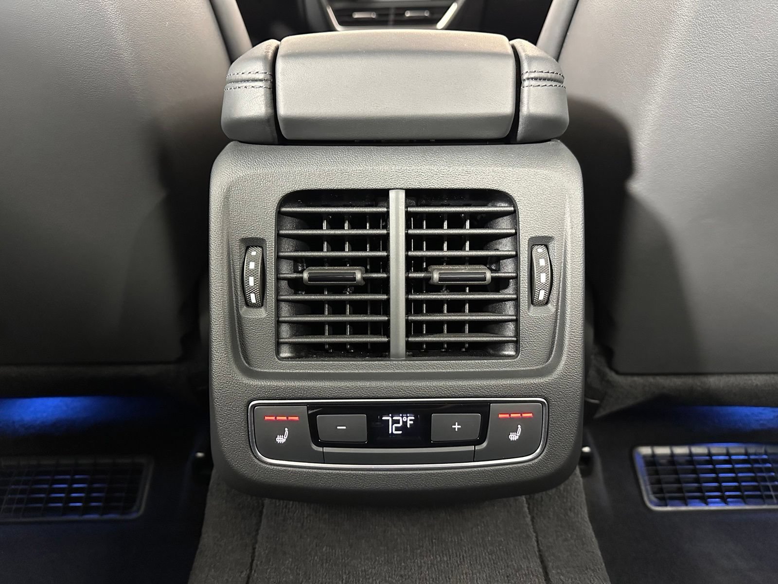 Used 2024 Audi e-tron GT Premium Plus AWD/4WD image 35
