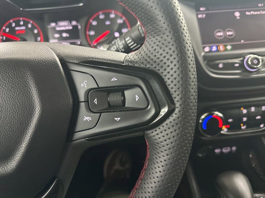 Used 2023 Chevrolet TrailBlazer RS image 34