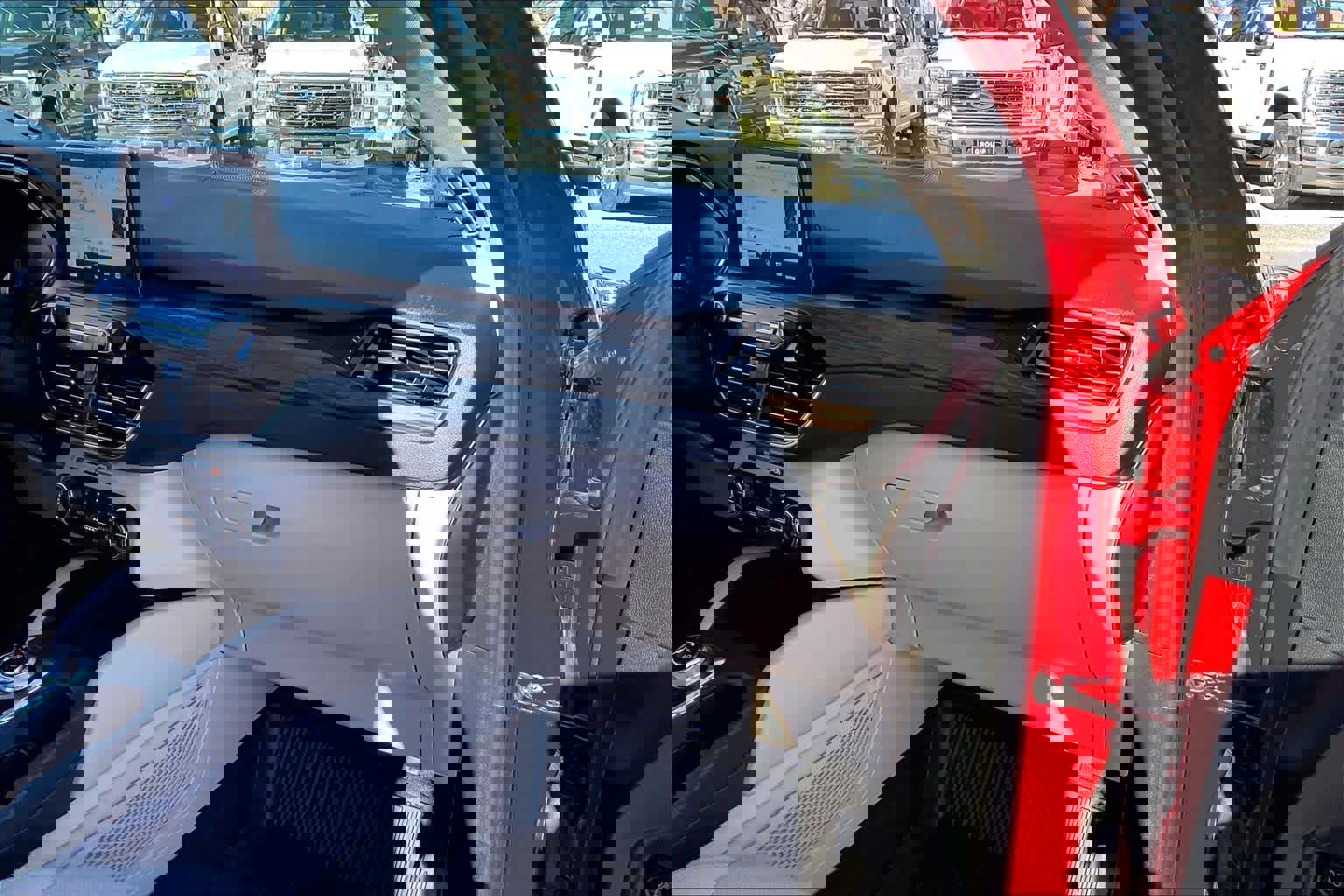 Used 2020 Ford Escape Titanium image 18