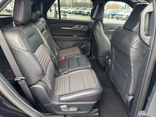 Used 2025 Ford Explorer ST-Line w/ ST-Line Street Pack image 54