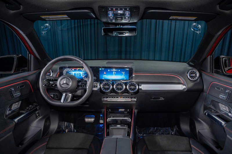 New 2026 Mercedes-Benz GLB 250 4MATIC image 14