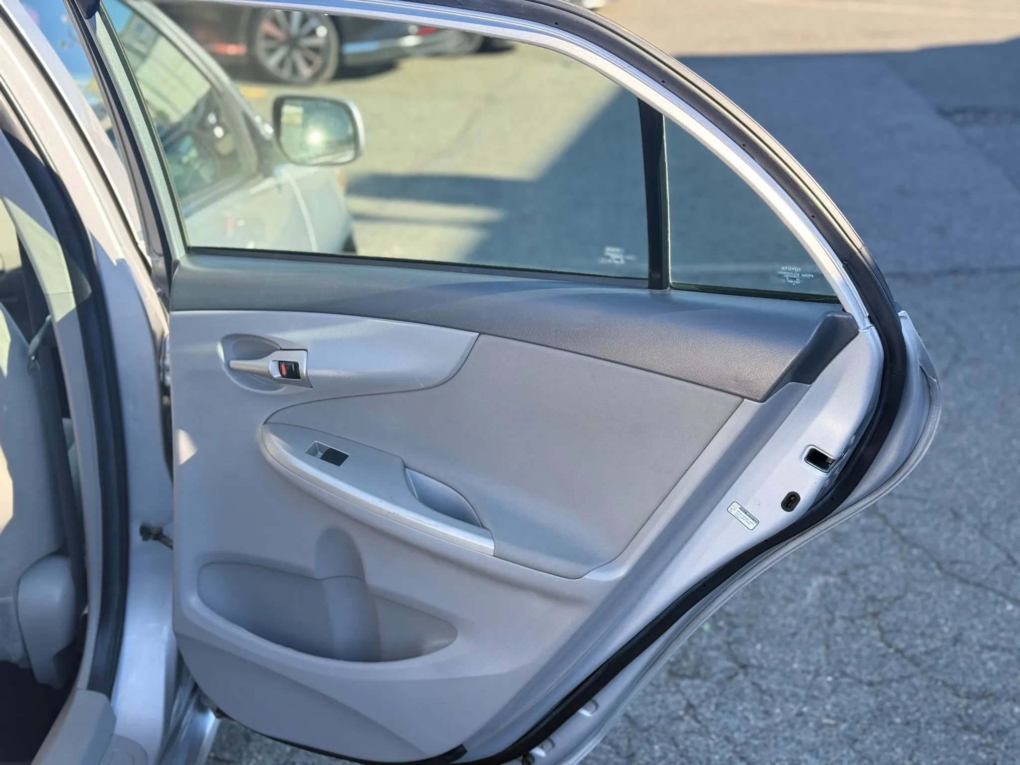 Used 2010 Toyota Corolla S image 18