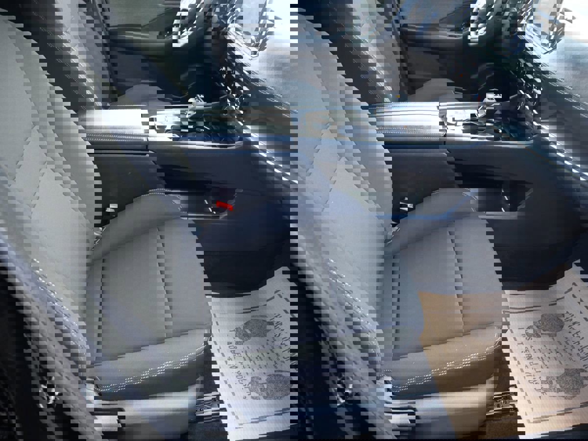 Used 2023 Nissan Rogue S image 16