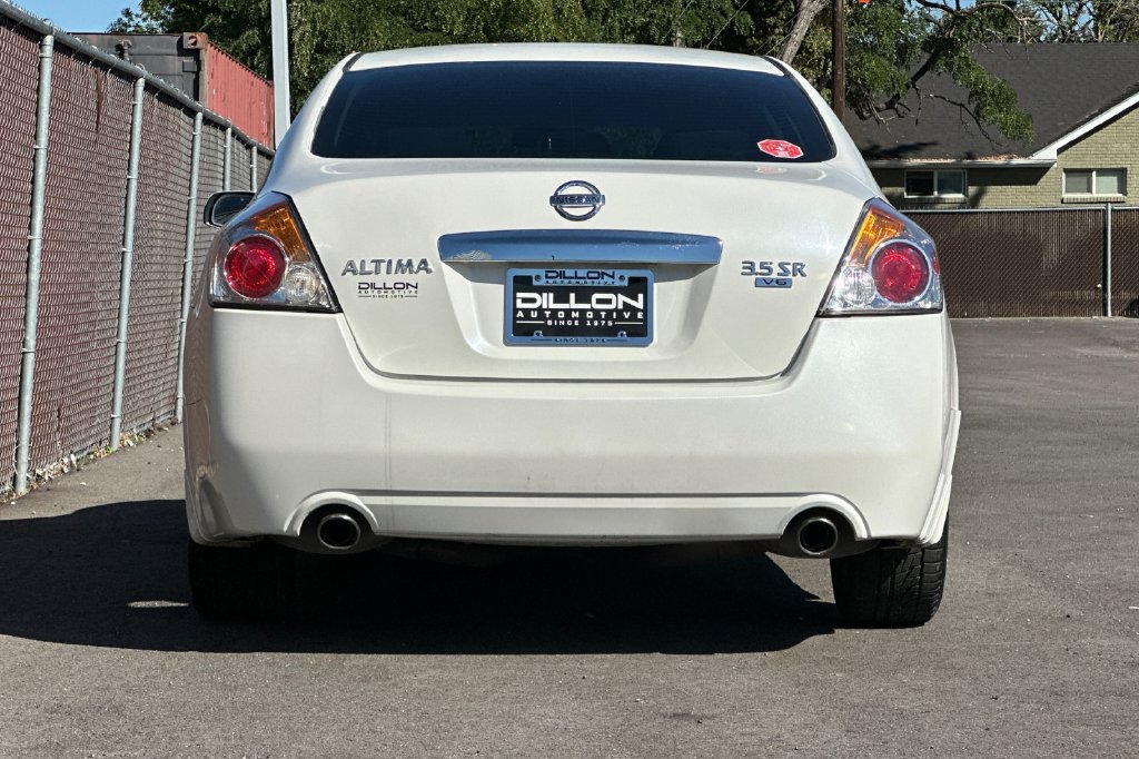 Used 2011 Nissan Altima 3.5 SR FWD image 7