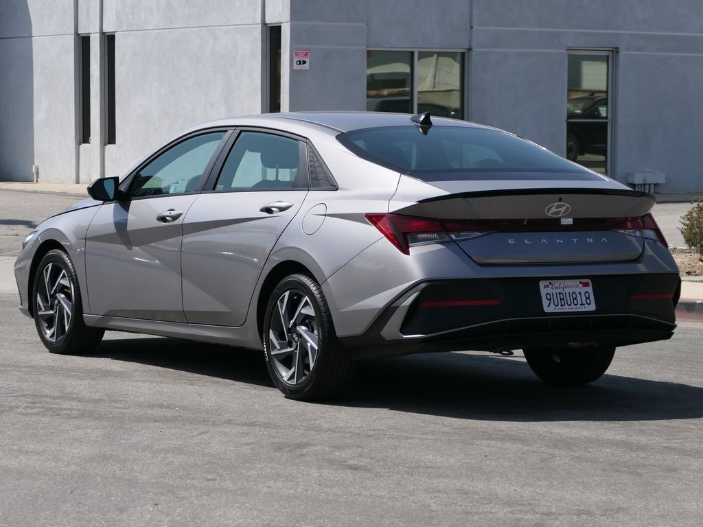 Certified 2025 Hyundai Elantra Sport w/ Cargo Package FWD image 5