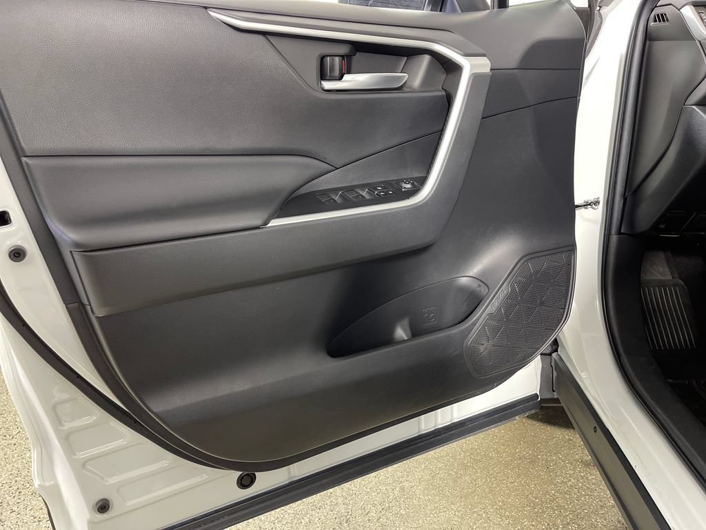 Used 2023 Toyota RAV4 XLE w/ Convenience Package FWD image 19