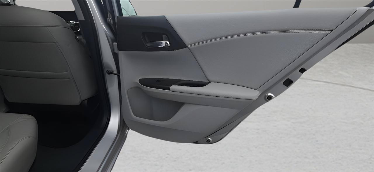 Used 2015 Honda Accord EX-L image 25