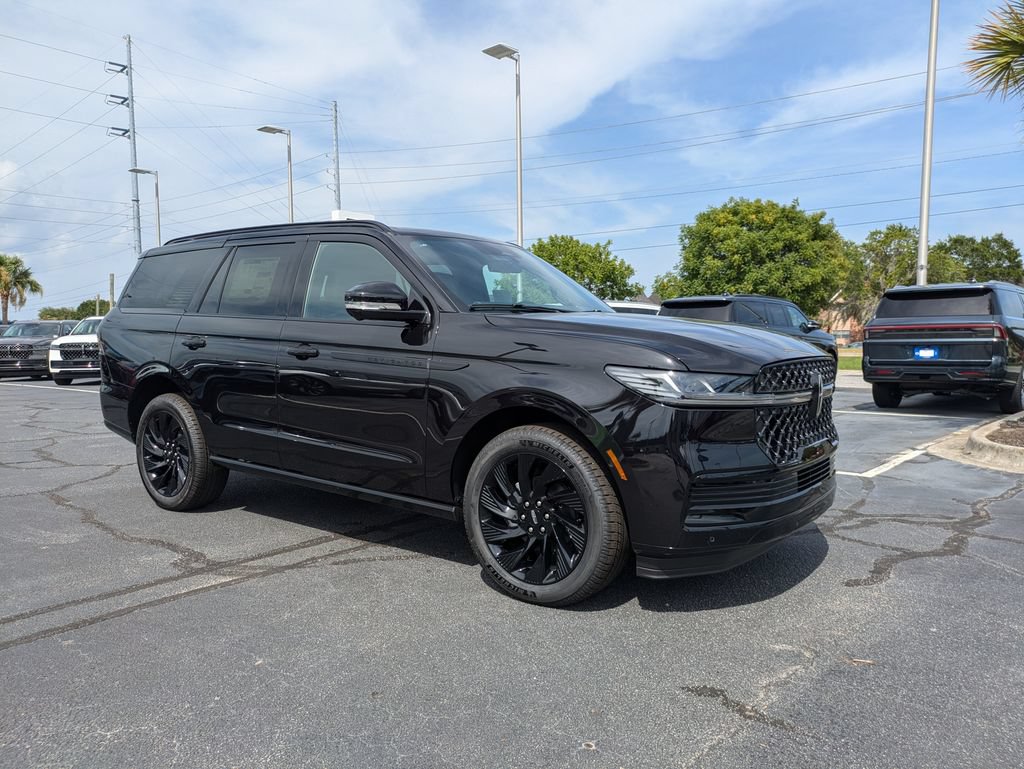 New 2027 Lincoln Navigator Reserve w/ Jet Appearance Package AWD/4WD image 2